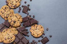 Vegan Çikolatalı Kurabiye Nasıl Yapılır? Ev Yapımı Çikolata Parçacıklı Vegan Kurabiye Tarifi